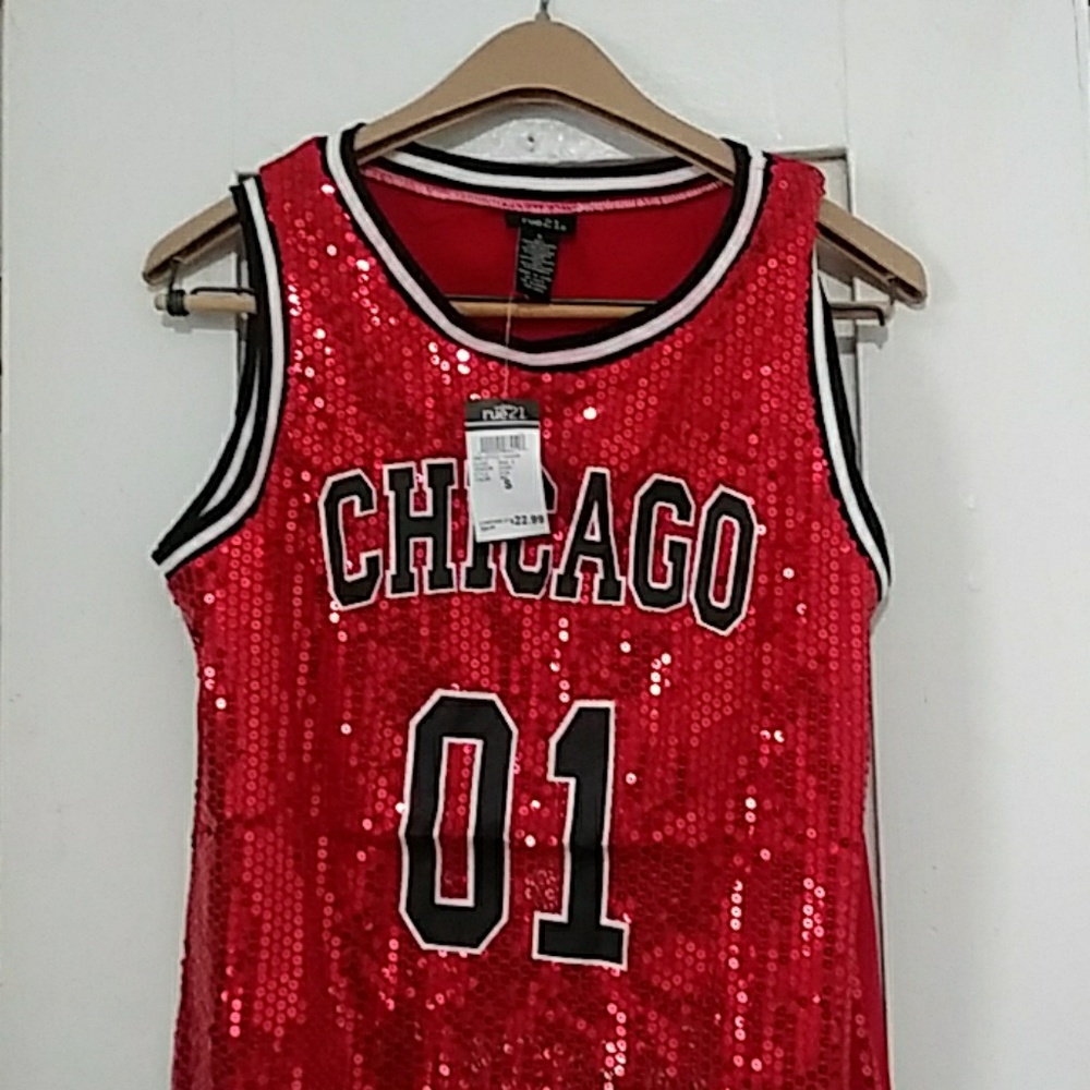 New Rue 21   Chicacgo sequin jersey shirt s